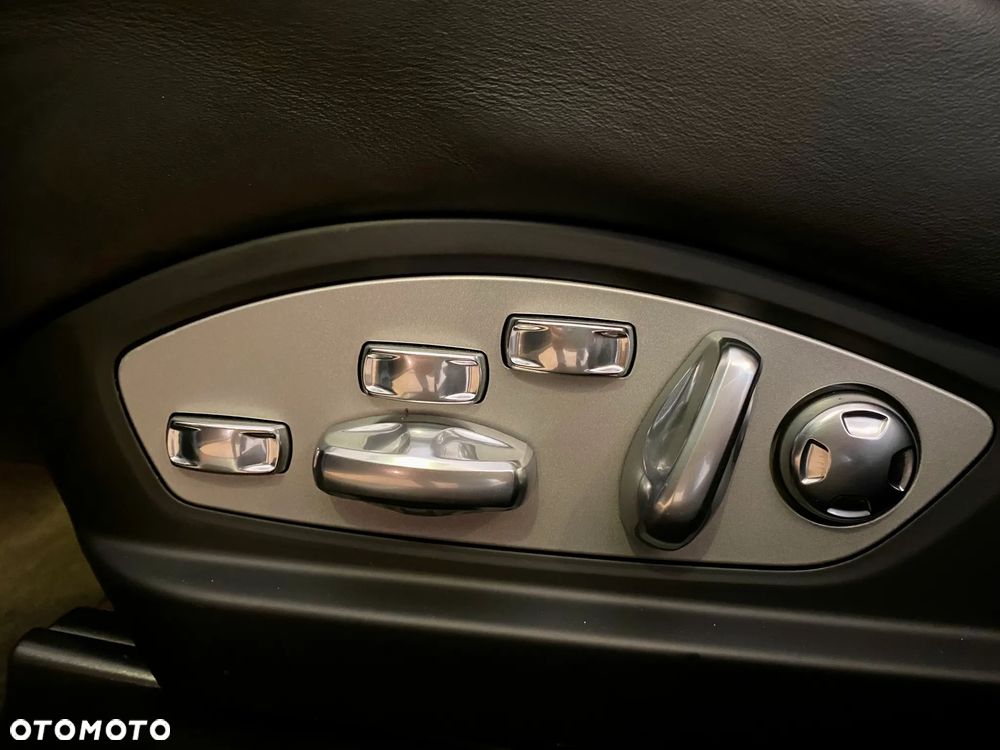 Porsche Panamera GTS PDK - 19