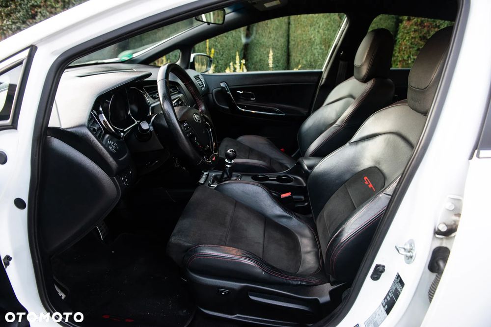 Kia Ceed 1.6 T-GDI GT - 18