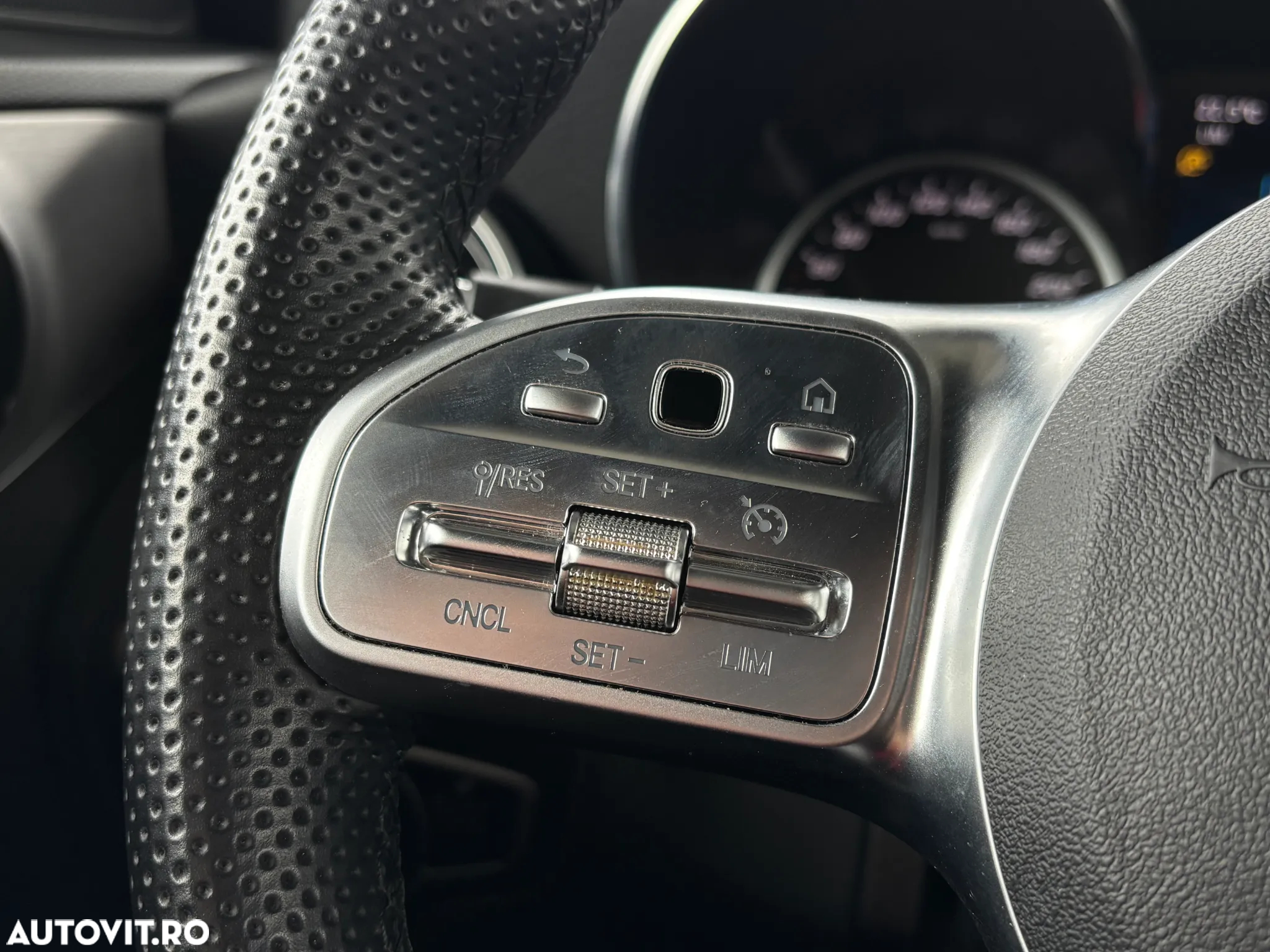Mercedes-Benz C 200 d T 9G-TRONIC AMG Line - 27