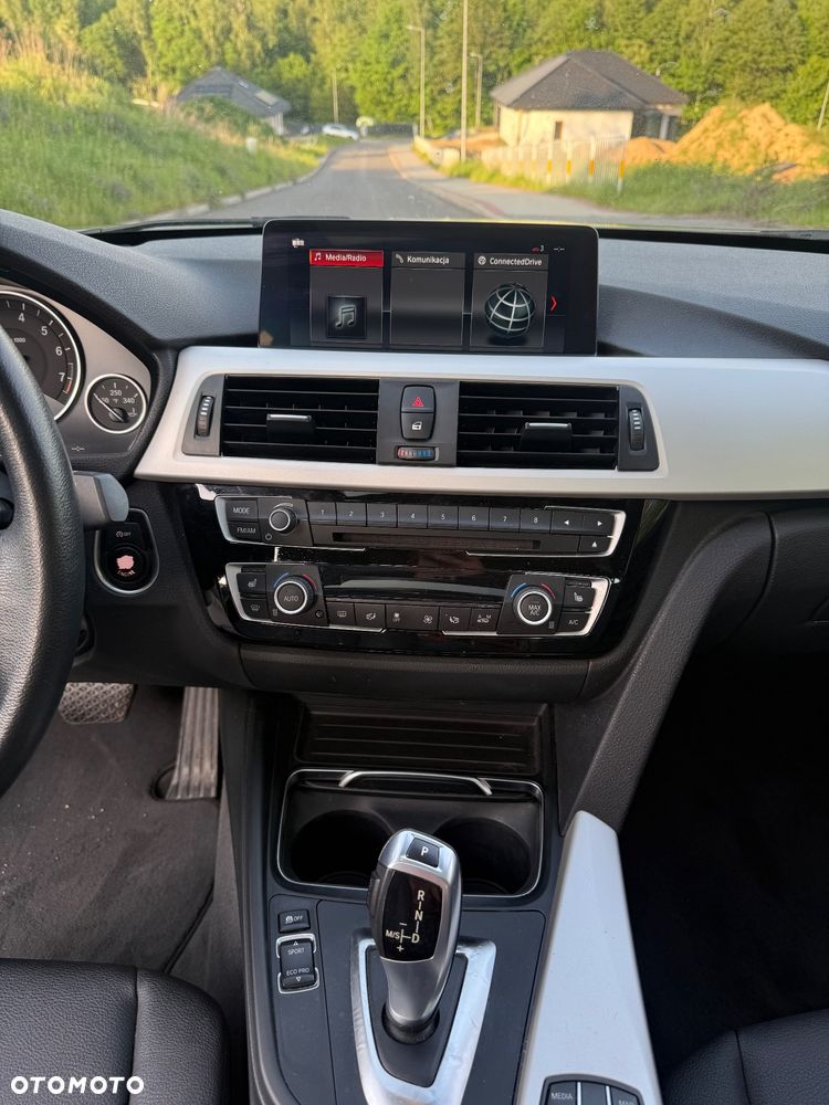 BMW Seria 3 - 18