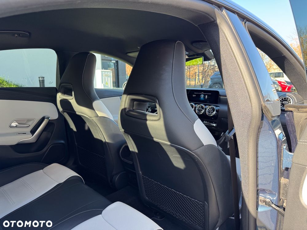 Mercedes-Benz CLA 200 AMG Line 7G-DCT - 25