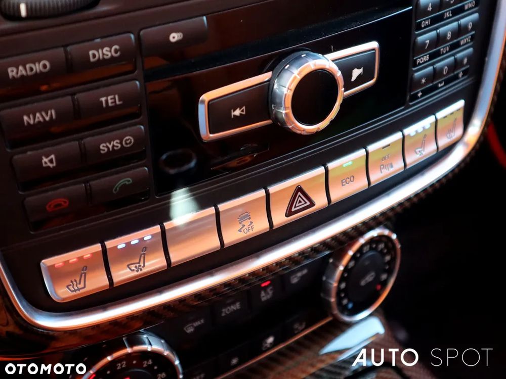 Mercedes-Benz Klasa G 63 AMG AMG SPEEDSHIFT 7G-TRONIC - 34