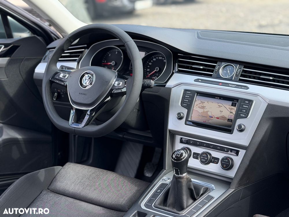 Volkswagen Passat 2.0 TDI SCR BlueMotion Comfortline - 6