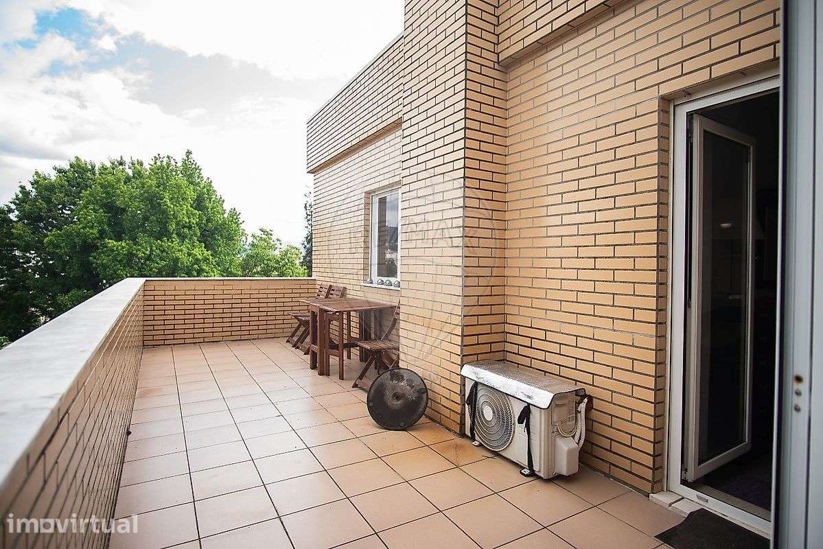 Apartamento, 198 m², Braga (Maximinos, Sé e Cividade) - Grande imagem: 4/34