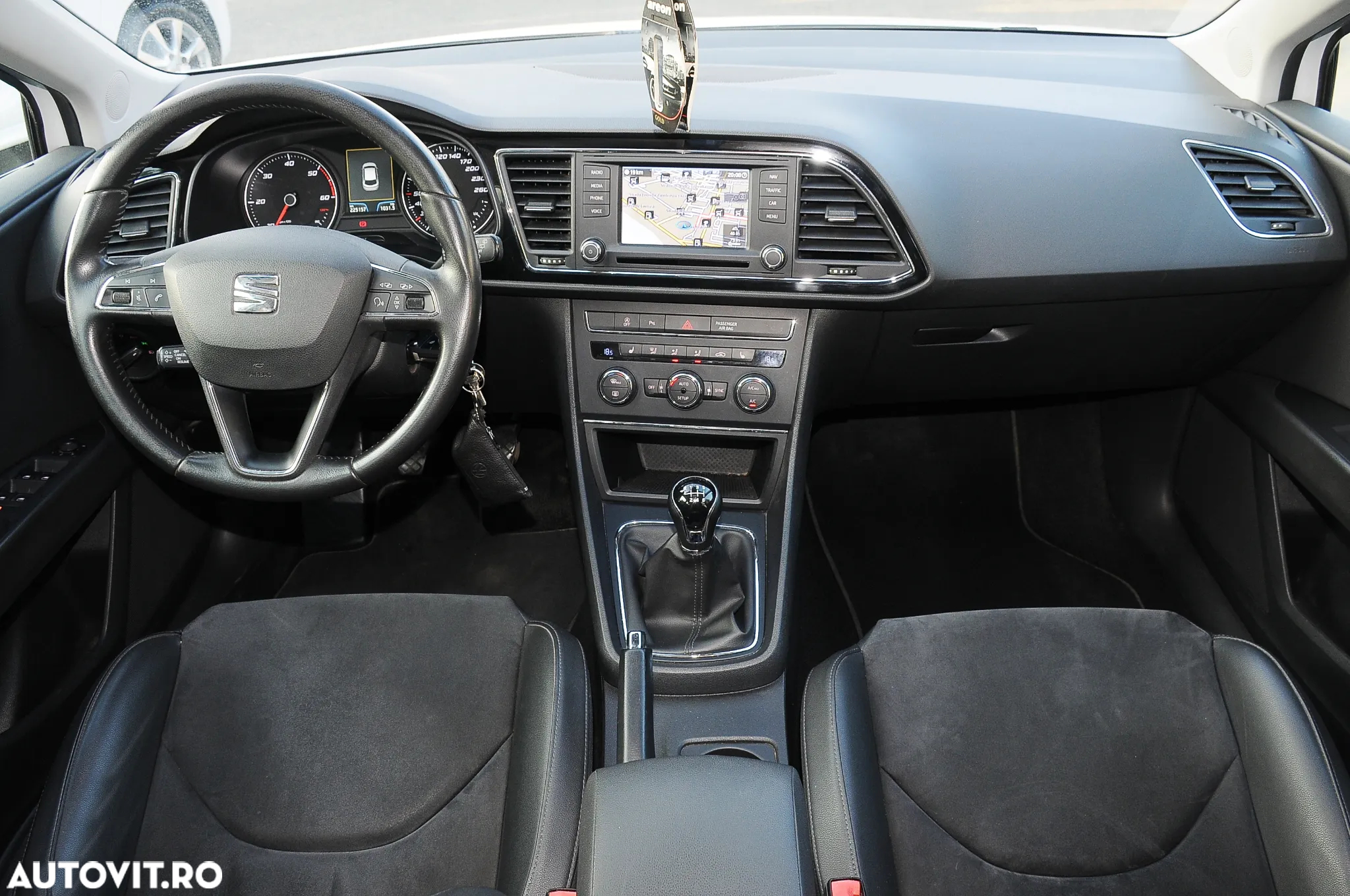 Seat Leon 1.6 TDI Style - 7