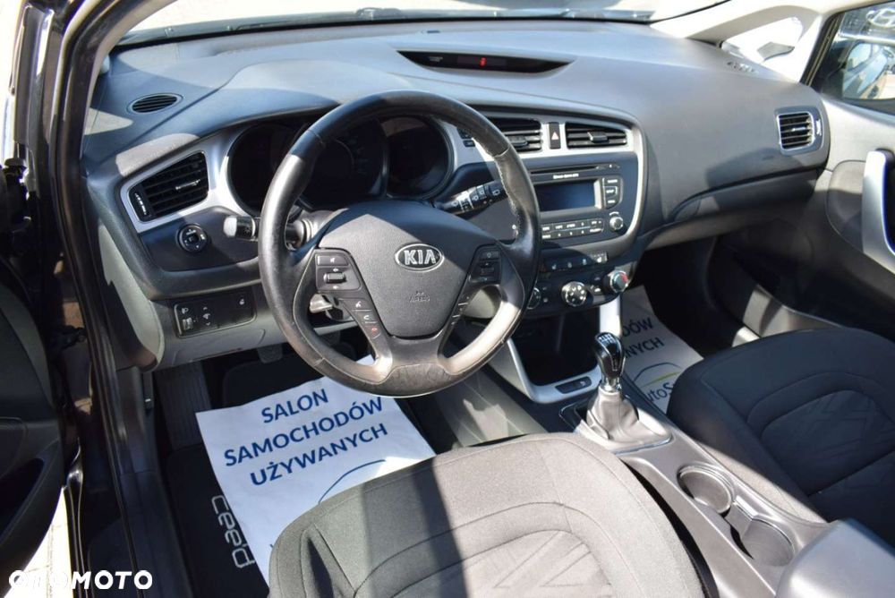 Kia Ceed - 16