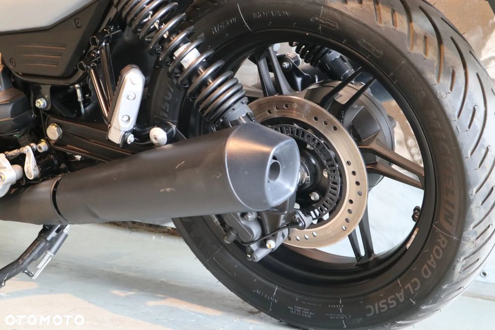 Moto Guzzi V7 - 11