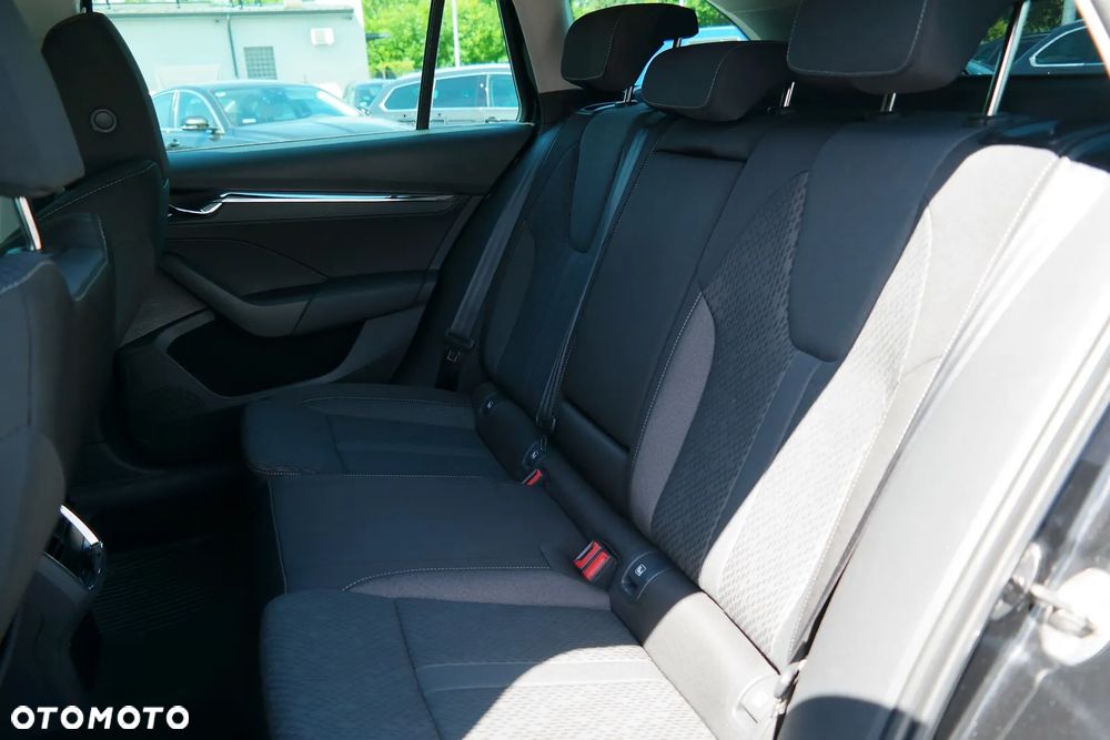 Skoda Octavia 2.0 TSI 4x4 Style DSG - 12