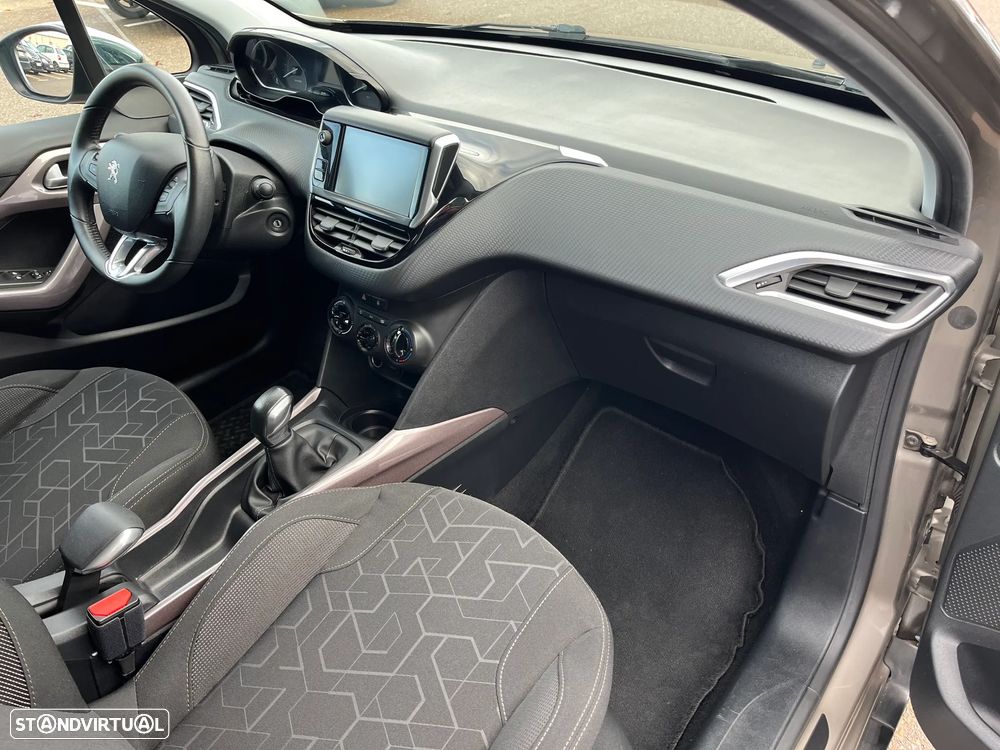 Peugeot 2008 1.2 PureTech Style - 19