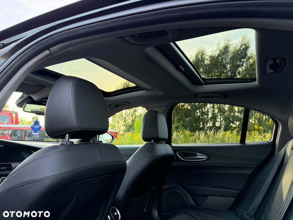 Alfa Romeo Giulia 2.2 AT8 Business - 38