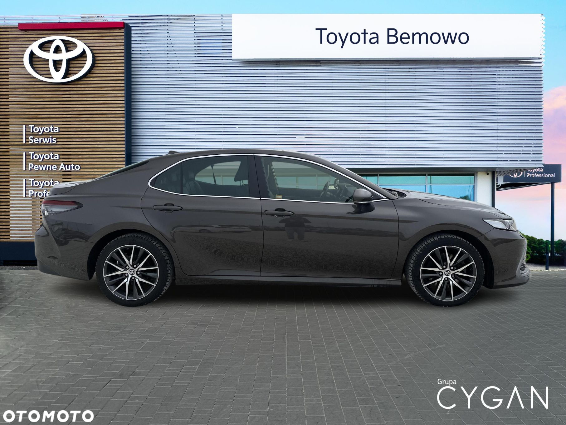 Toyota Camry - 6