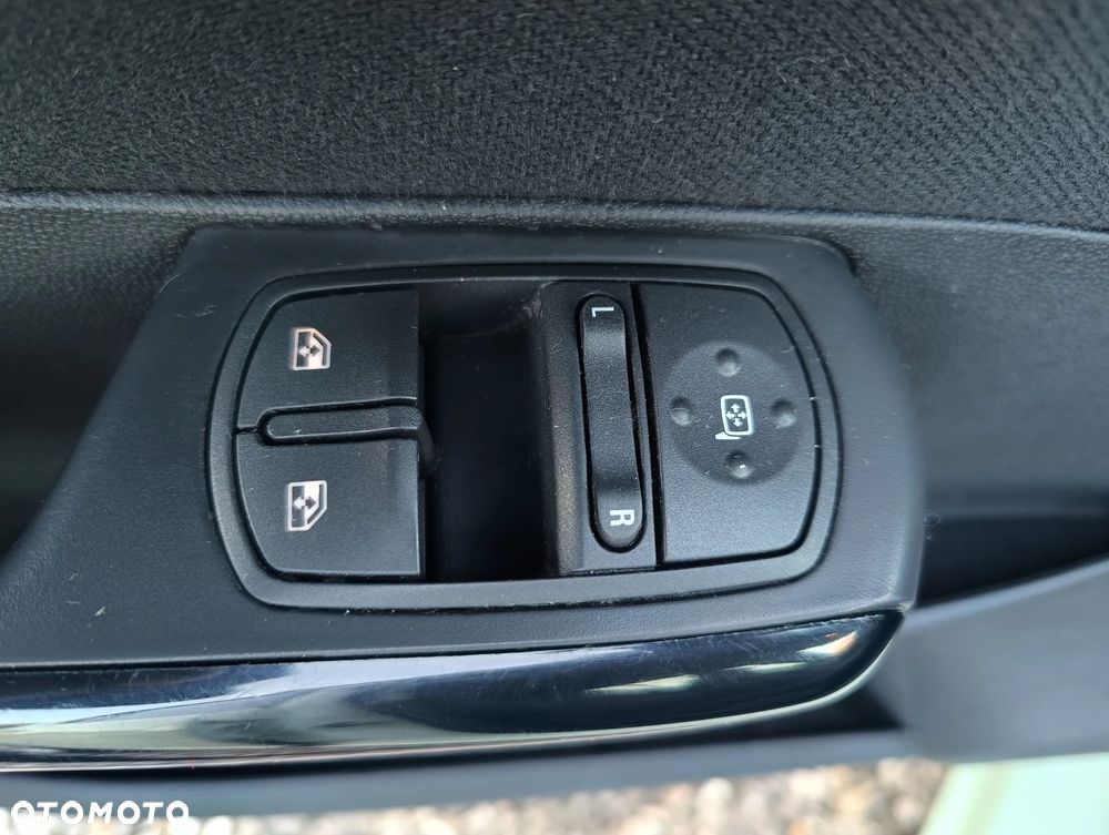 Opel Corsa 1.4 16V Edition - 26