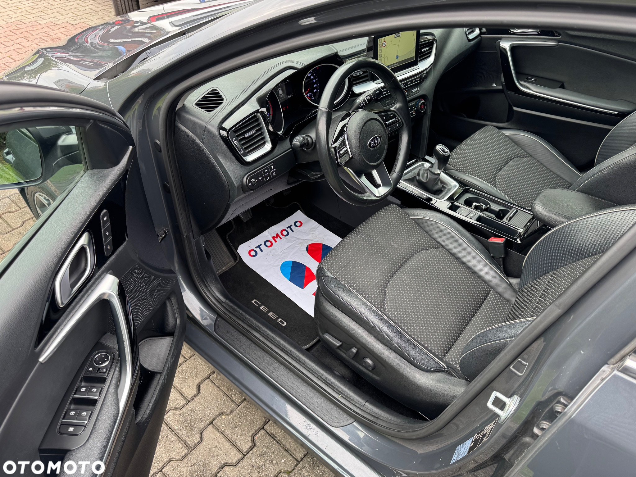 Kia Ceed SW 1.4 T-GDI OPF Platinum Edition - 14