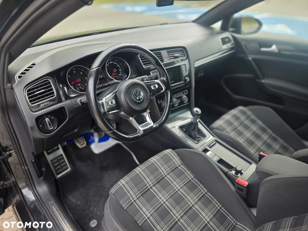 Volkswagen Golf 2.0 TDI BMT GTD - 39