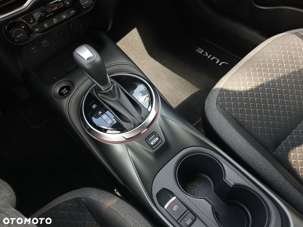 Nissan Juke 1.0 DIG-T N-Connecta DCT - 21