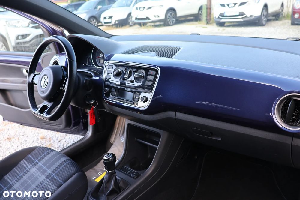 Volkswagen up! 1.0 beats - 10