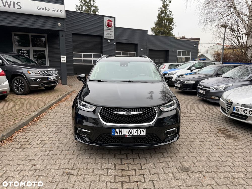 Chrysler Pacifica - 2