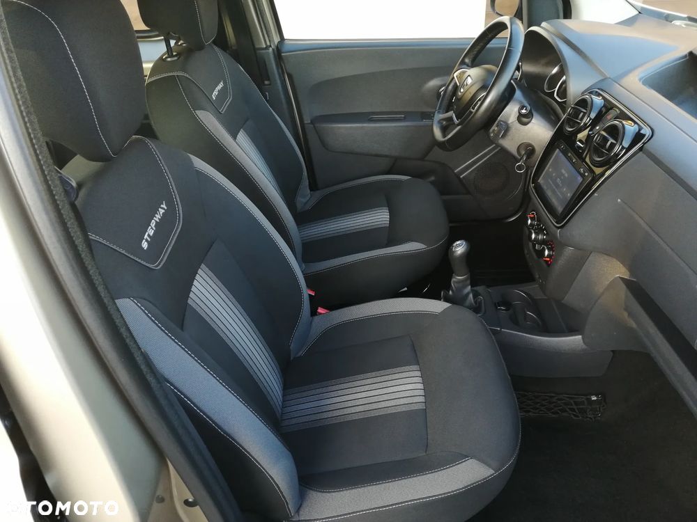 Dacia Dokker TCe 115 N1 Stepway Celebration - 32