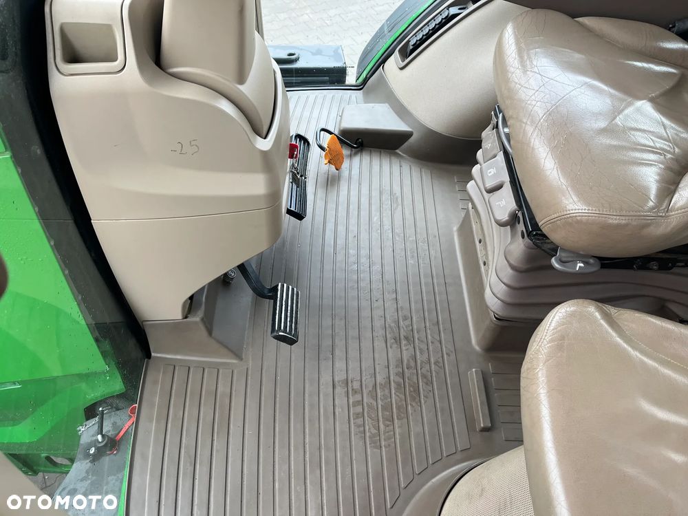 John Deere 7215 R - 11