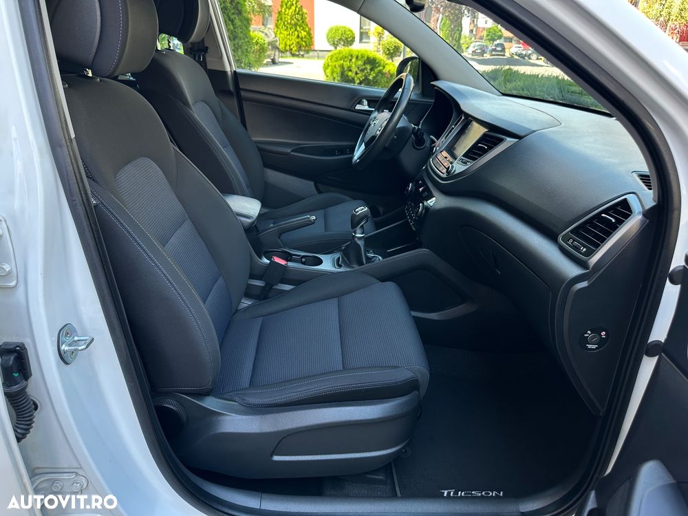 Hyundai Tucson blue 1.7 CRDi 2WD Style - 24