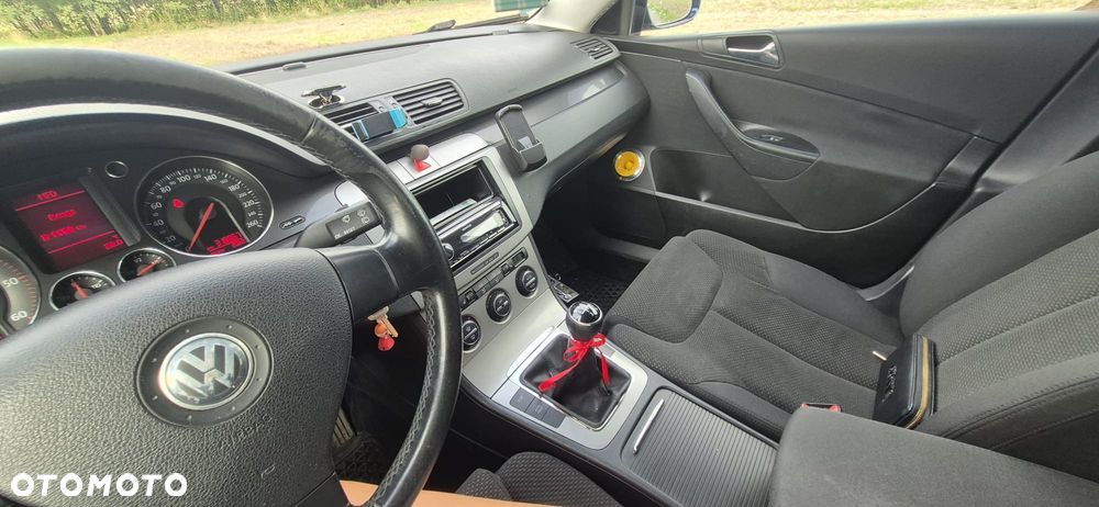 Volkswagen Passat - 14