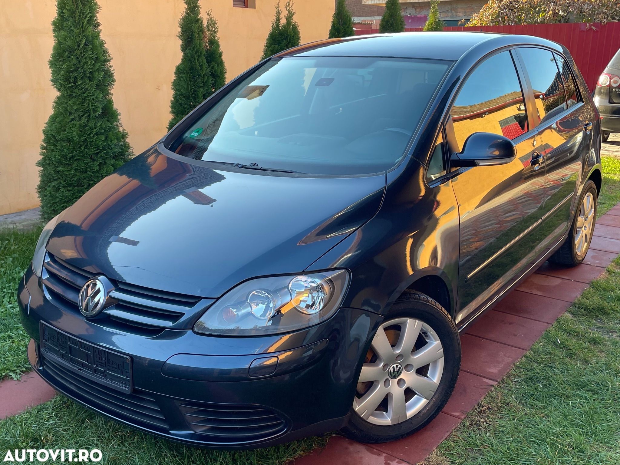 Volkswagen Golf Plus 1.9 TDI Comfortline - 1