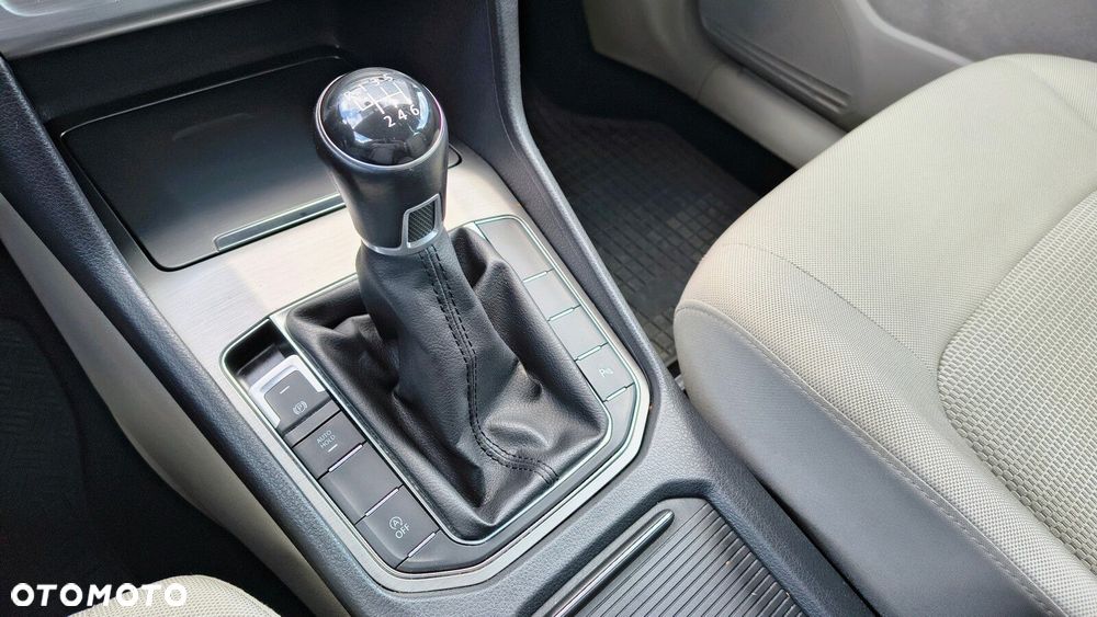 Volkswagen Golf Sportsvan - 27