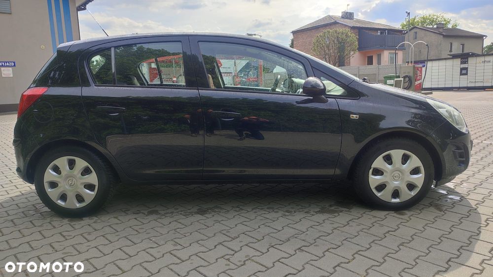 Opel Corsa 1.4 16V Energy - 9