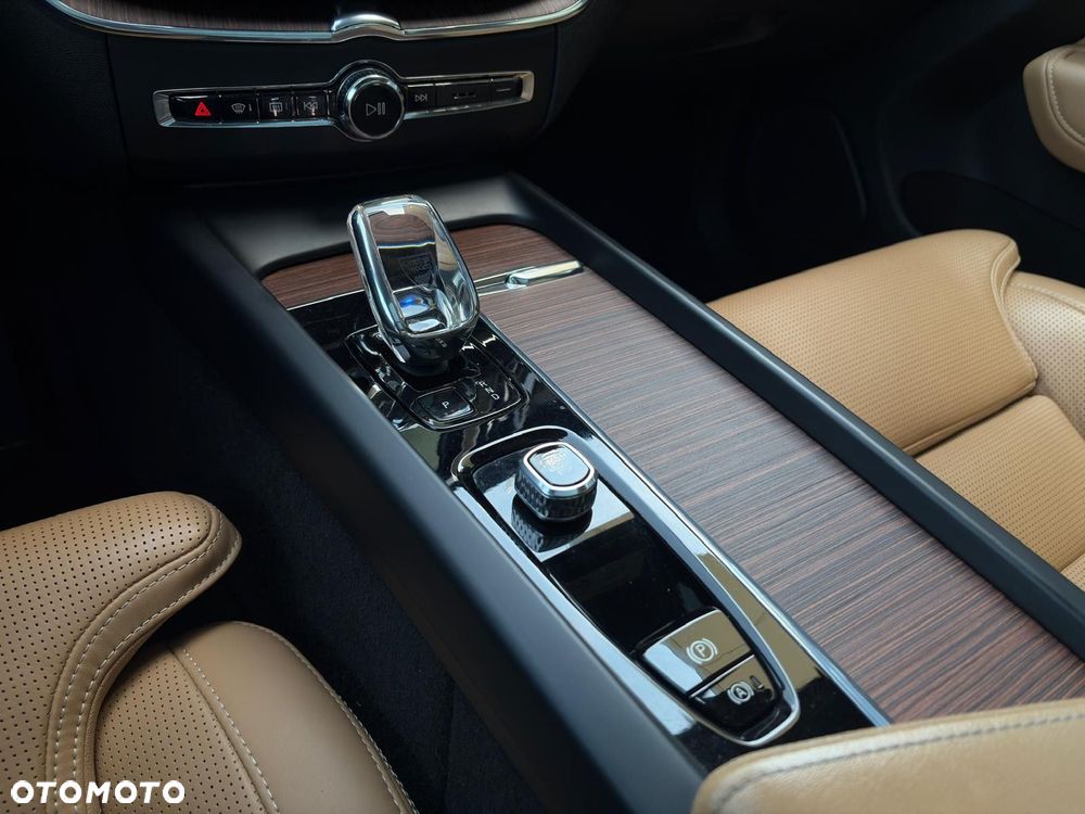 Volvo XC 60 - 32
