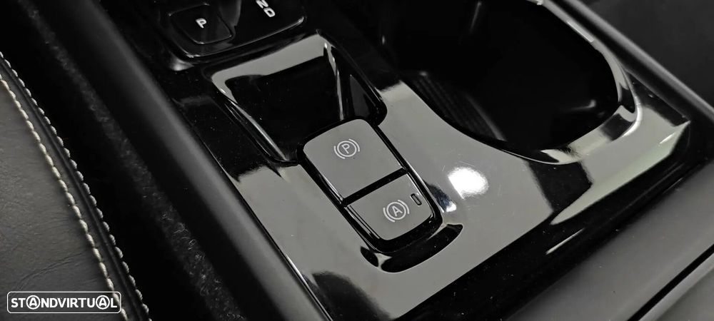 Volvo XC 40 2.0 D3 R-Design Geartronic - 34