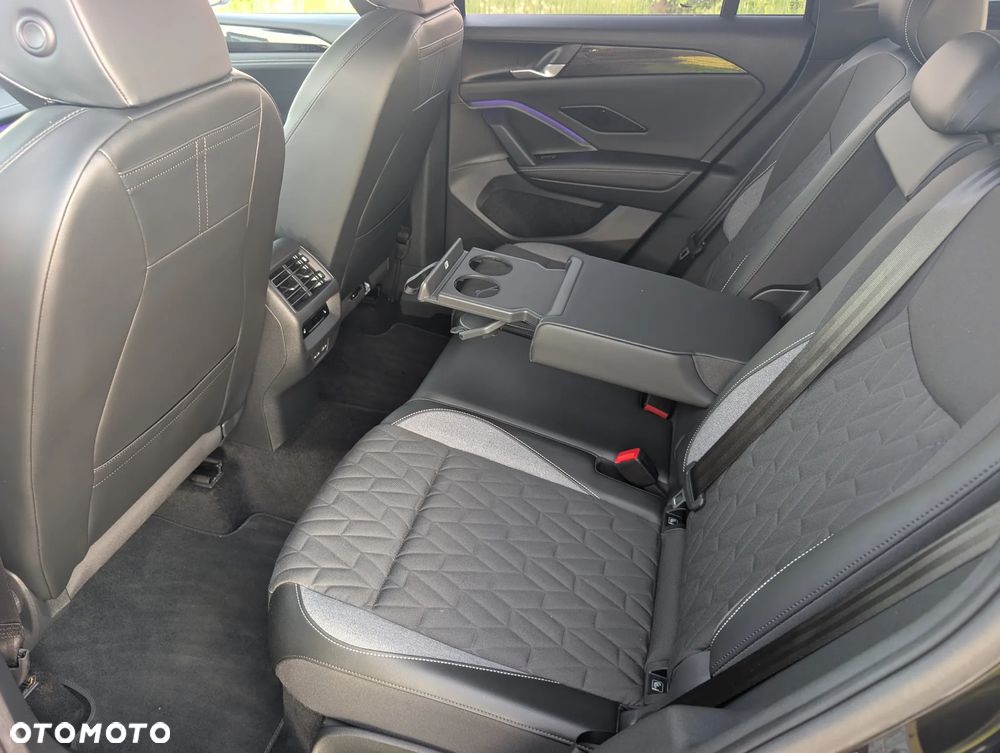 Volkswagen Tiguan 1.5 eTSI Life DSG - 25