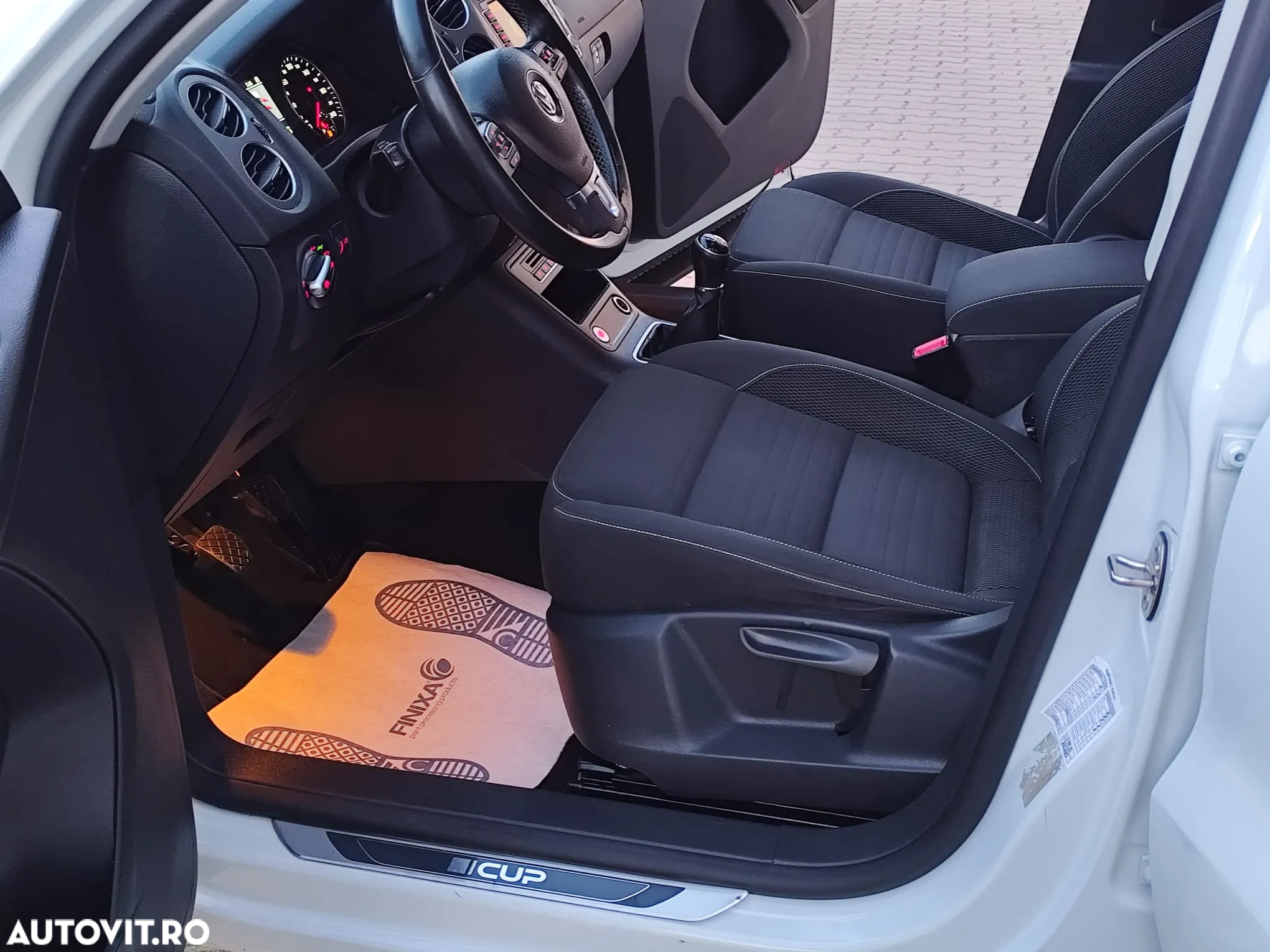 Volkswagen Tiguan - 6