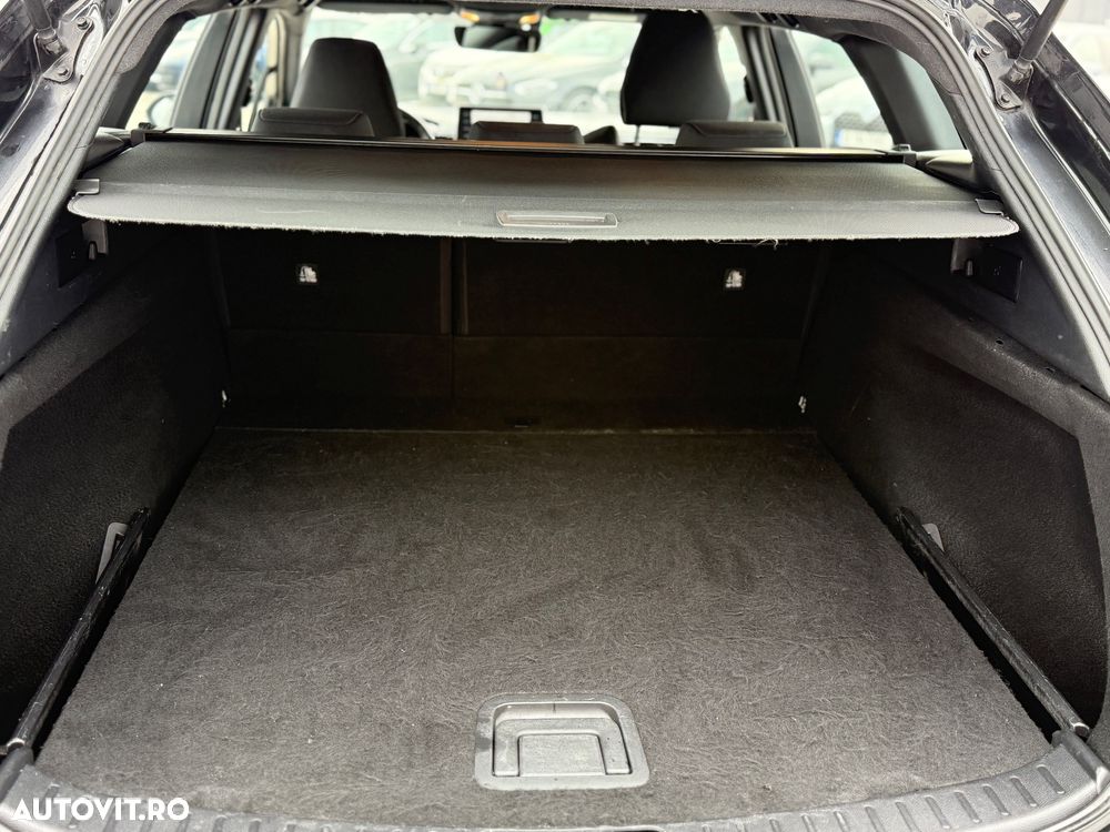 Toyota Corolla 1.8 HSD Dynamic - 28