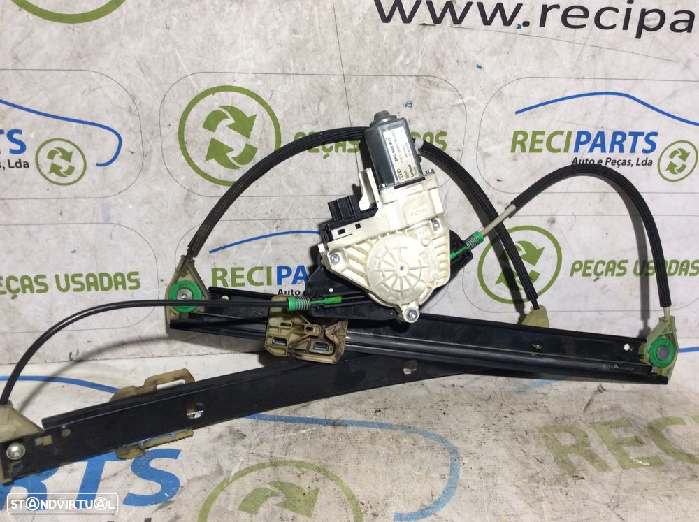 Elevador frente esquerdo Audi A4 2008 Ref. 8K0959801 - 1