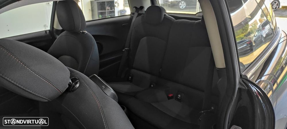 MINI 3 Portas One D - 18