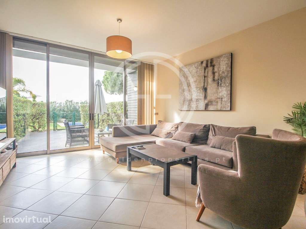 Moradia em banda T3+1 em condomínio fechado com piscina em Ferreiras - Grande imagem: 3/37