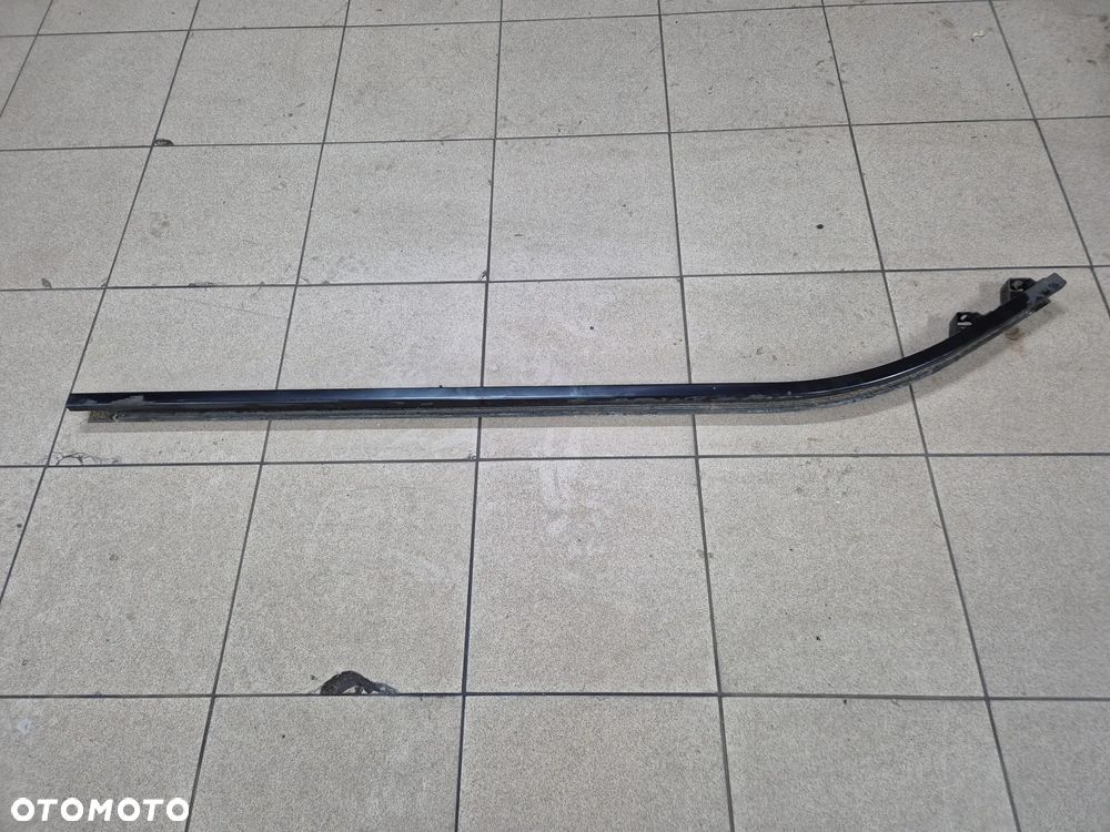 PROWADNICA DRZWI DOLNA PRAWA MASTER III MOVANO B  NV400 2.3 10r.+ - 1