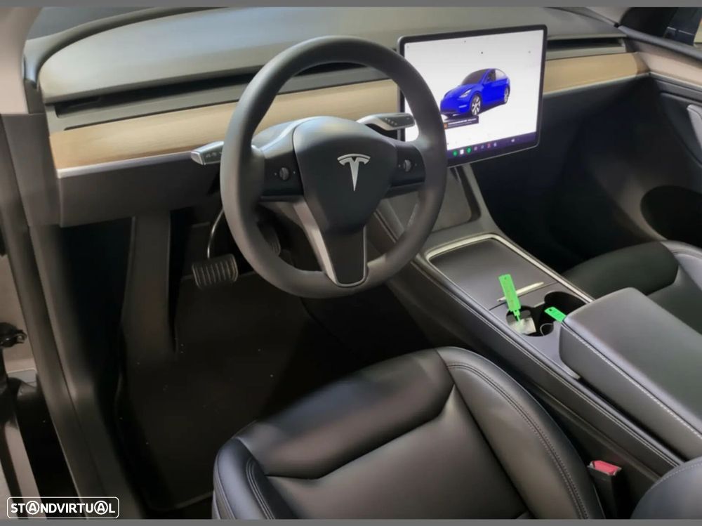 Tesla Model Y Long Range Dual Motor AWD - 8