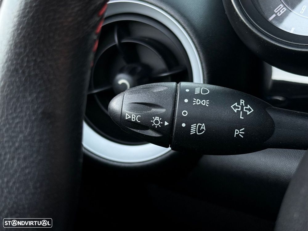 MINI Cabrio Cooper D - 13