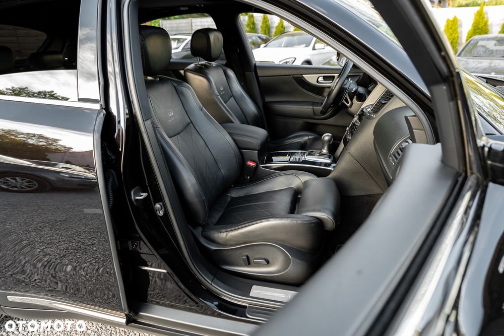 Infiniti FX FX30d S - 26