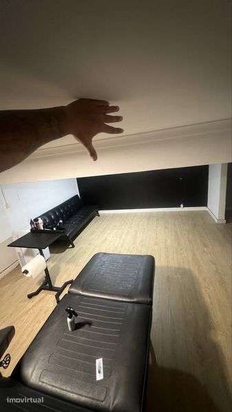 Estudio situado em barbearia segundo andar - Grande imagem: 2/8