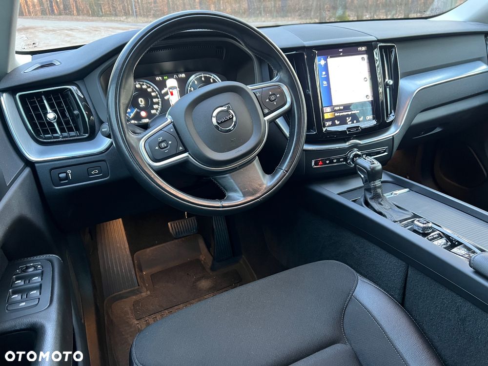 Volvo XC 60 B5 B AWD Geartronic Momentum Pro - 28