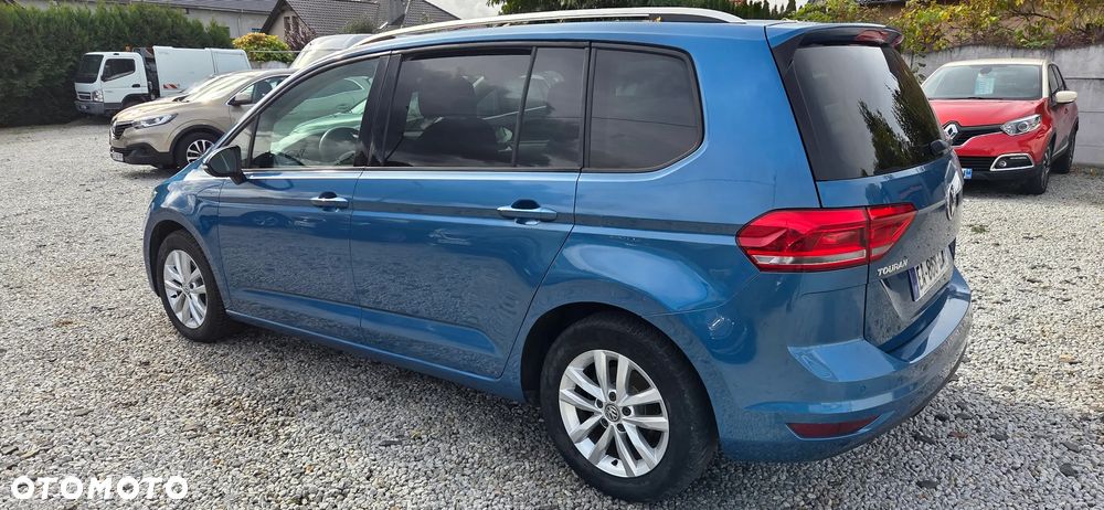 Volkswagen Touran - 8