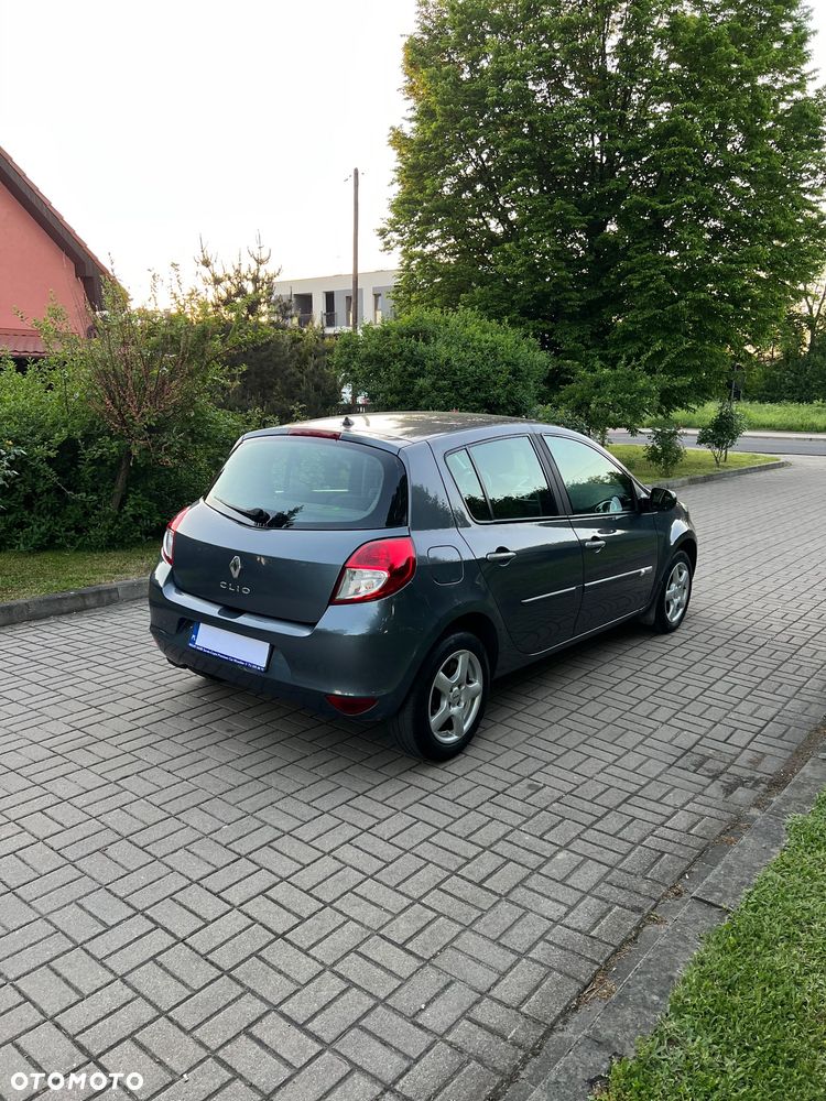 Renault Clio - 6