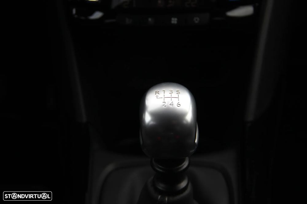 Peugeot 2008 PureTech 130 Allure - 12