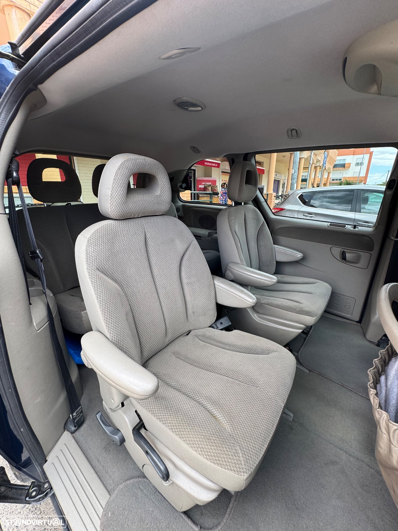 Chrysler Voyager 2.5 CRD SE - 12