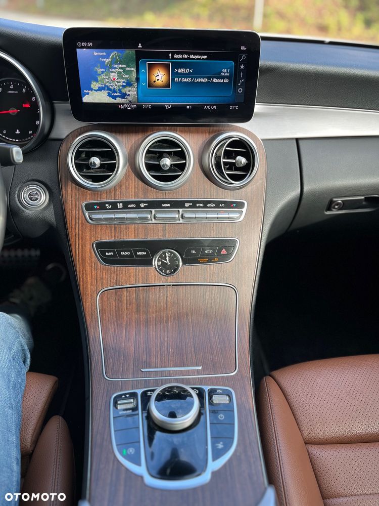 Mercedes-Benz Klasa C 300 4MATIC 9G-TRONIC - 23