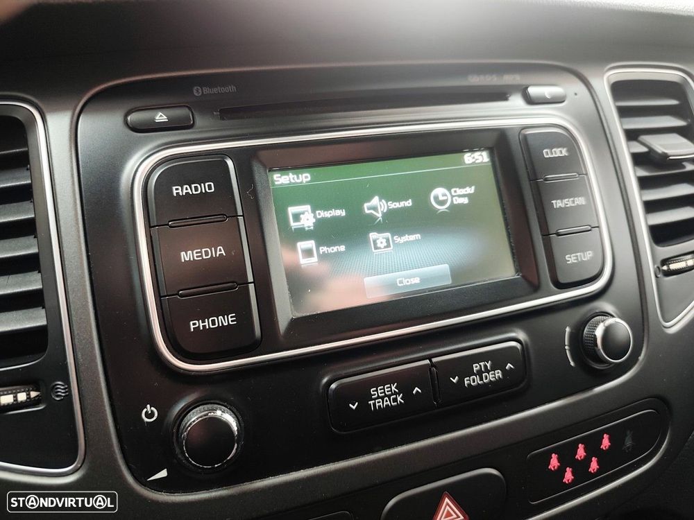 Kia Carens 1.7 CRDi ISG TX - 25