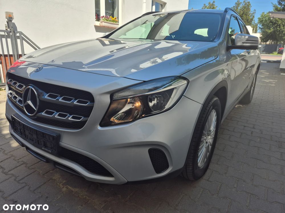 Mercedes-Benz GLA 180 Style - 35