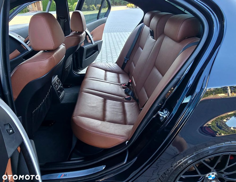 BMW Seria 5 530d Edition Sport - 35